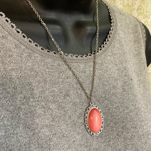 Peachy Keen hand-painted pendant - Picture 4 of 9